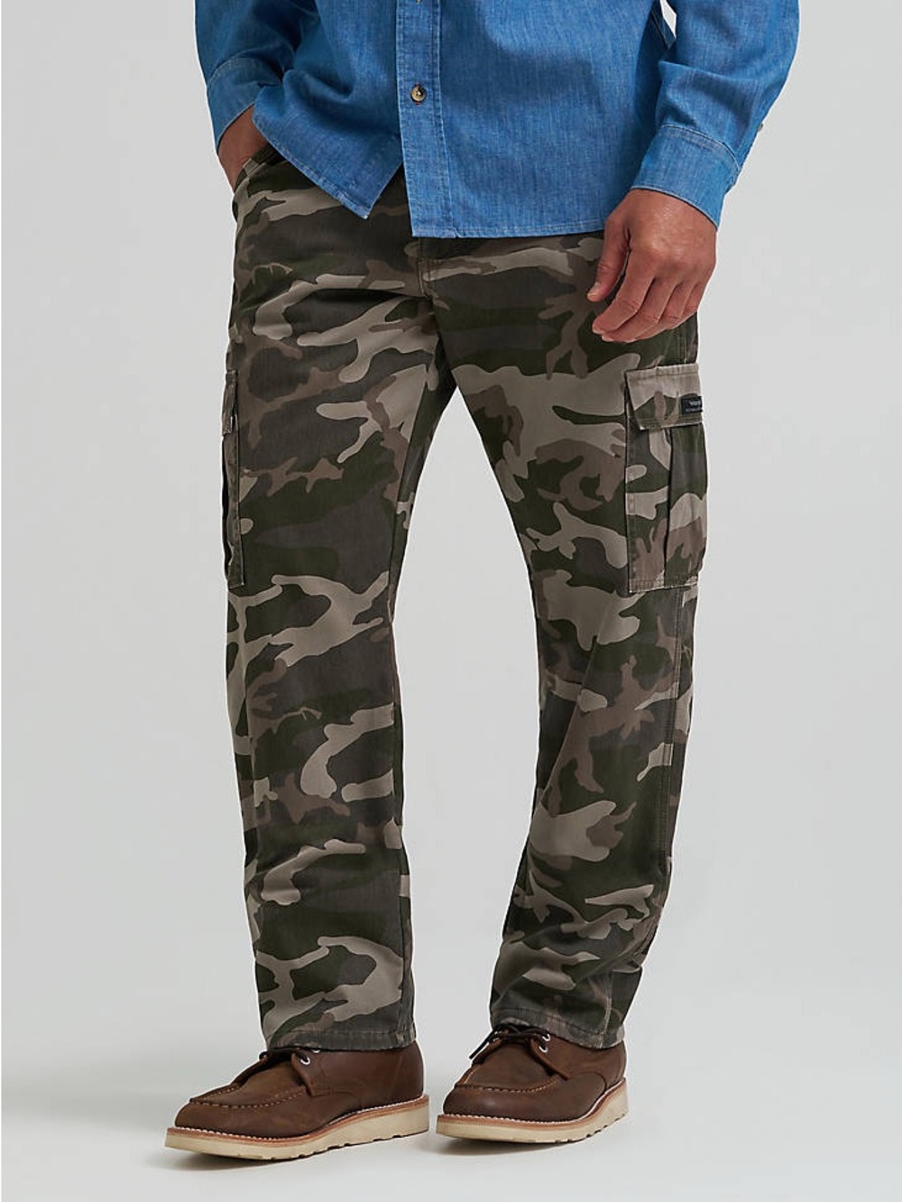 NWT Wrangler Men's Camo Fleece Lined Cargo Pants